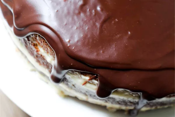 Boston Cream Pie | Baker's Sugar Pie Recipes | Domino® Sugar