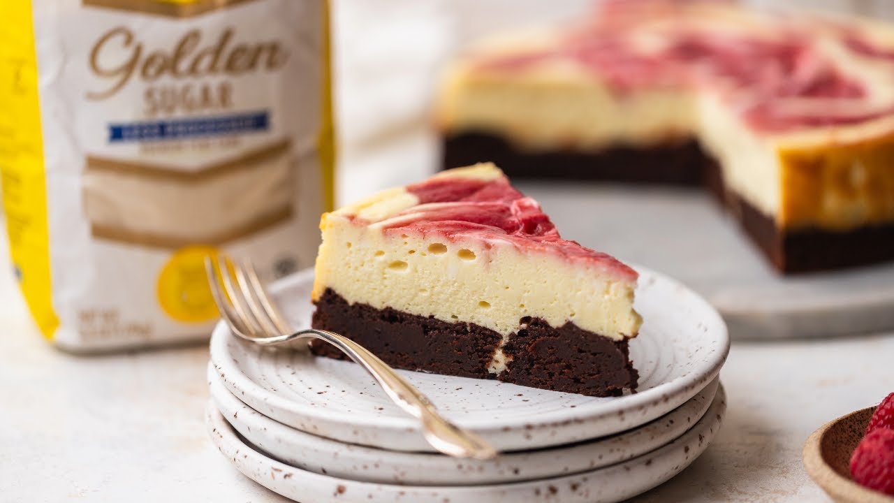 Solving Cake Problems | Domino® Sugar