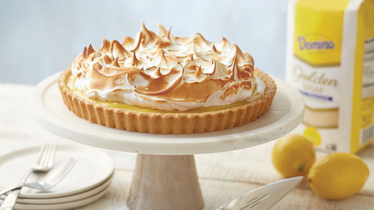 Meringue recipe and domino golden sugar
